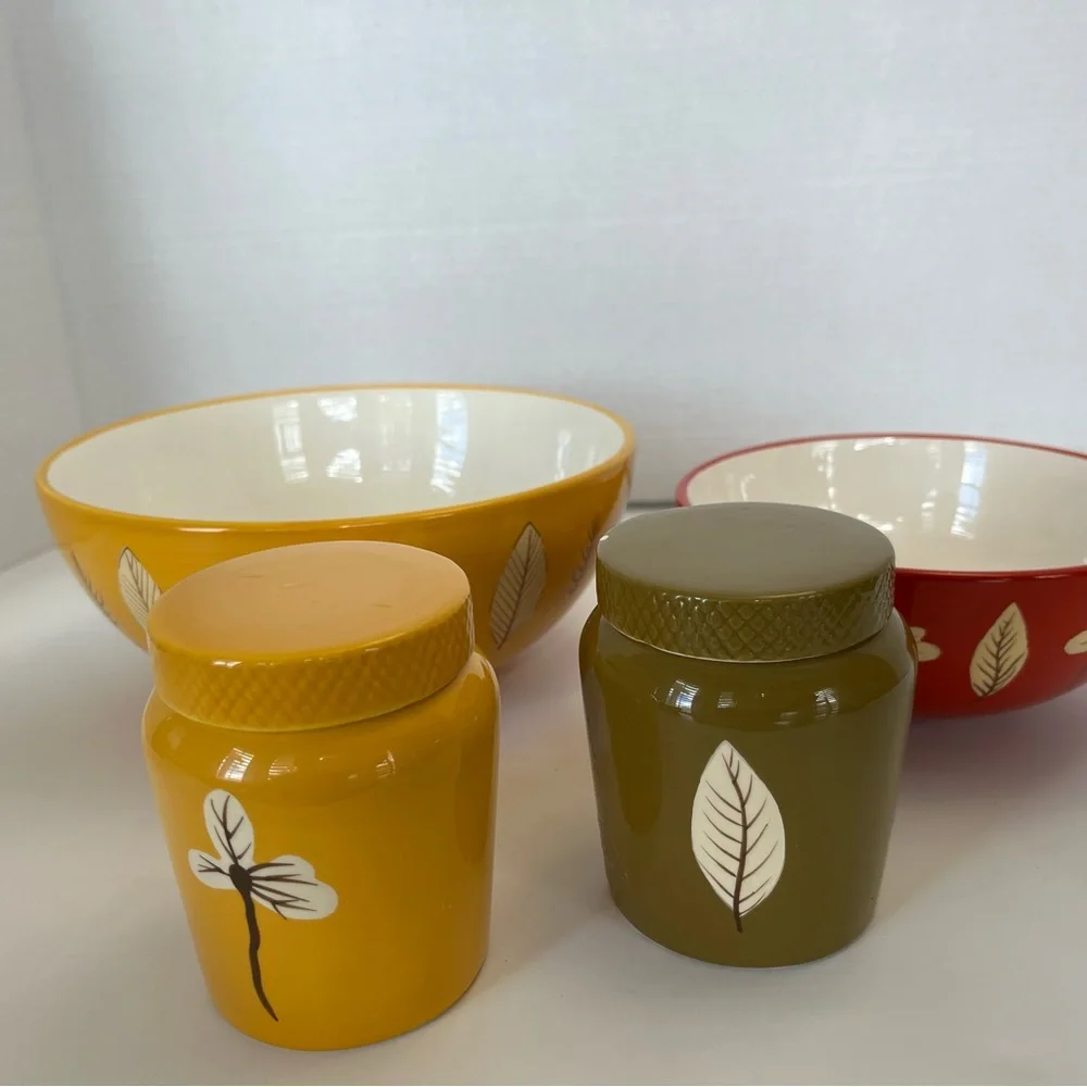 TAG Mixing Bowl and Condiment set